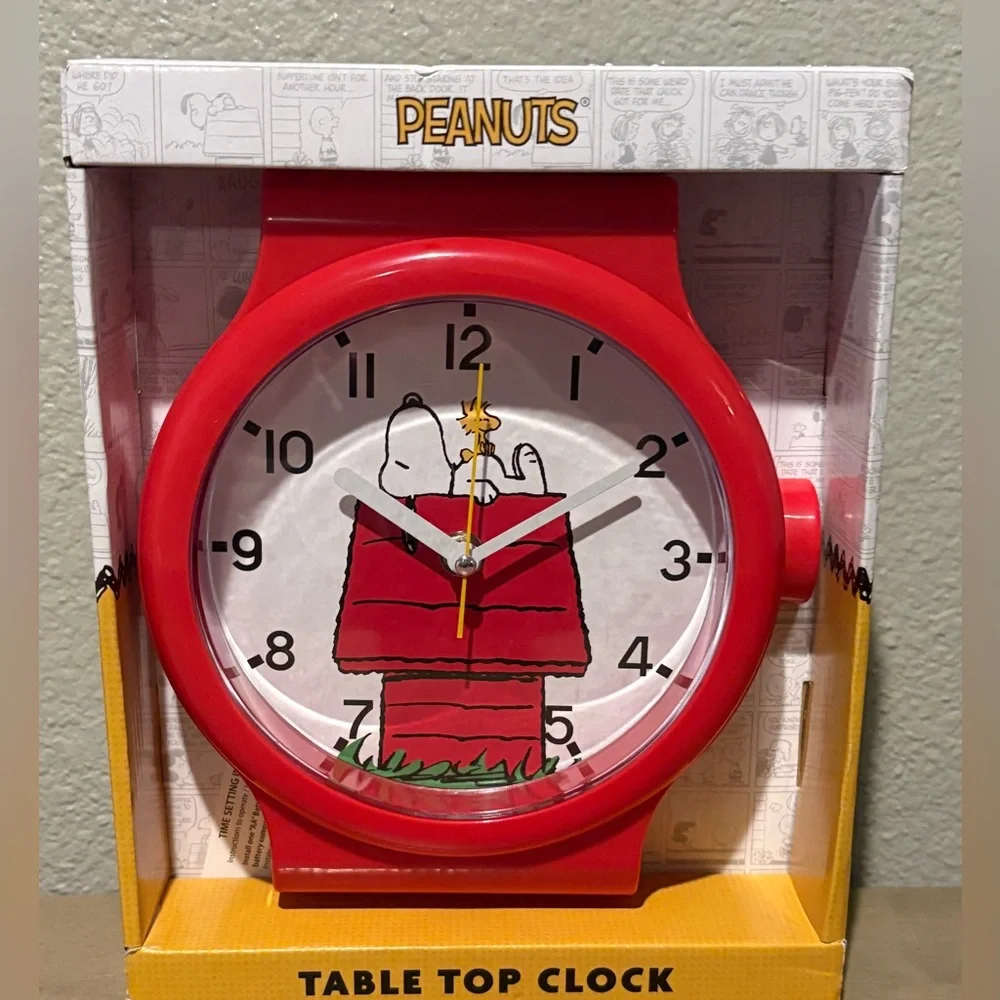 Peanuts snoopy table top clock - Red